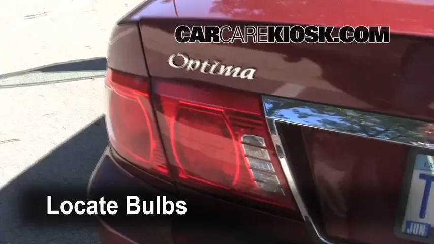 2004 Kia Optima EX 2.7L V6 Lights Tail Light (replace bulb)